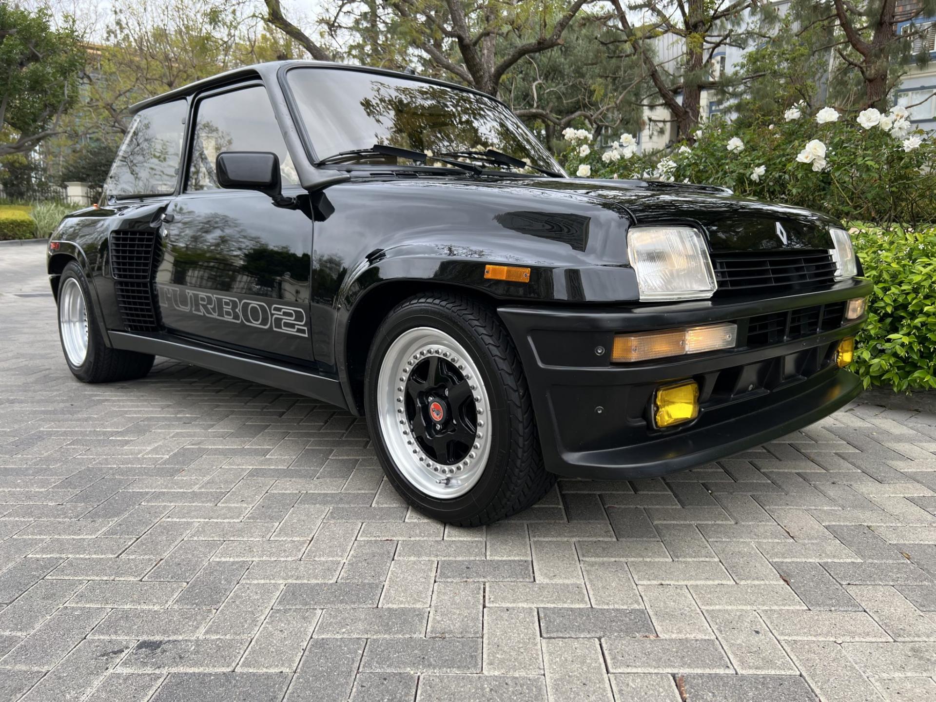 Лимитированный хот-хэтч Renault R5 Turbo 2 продали за рекордную сумму