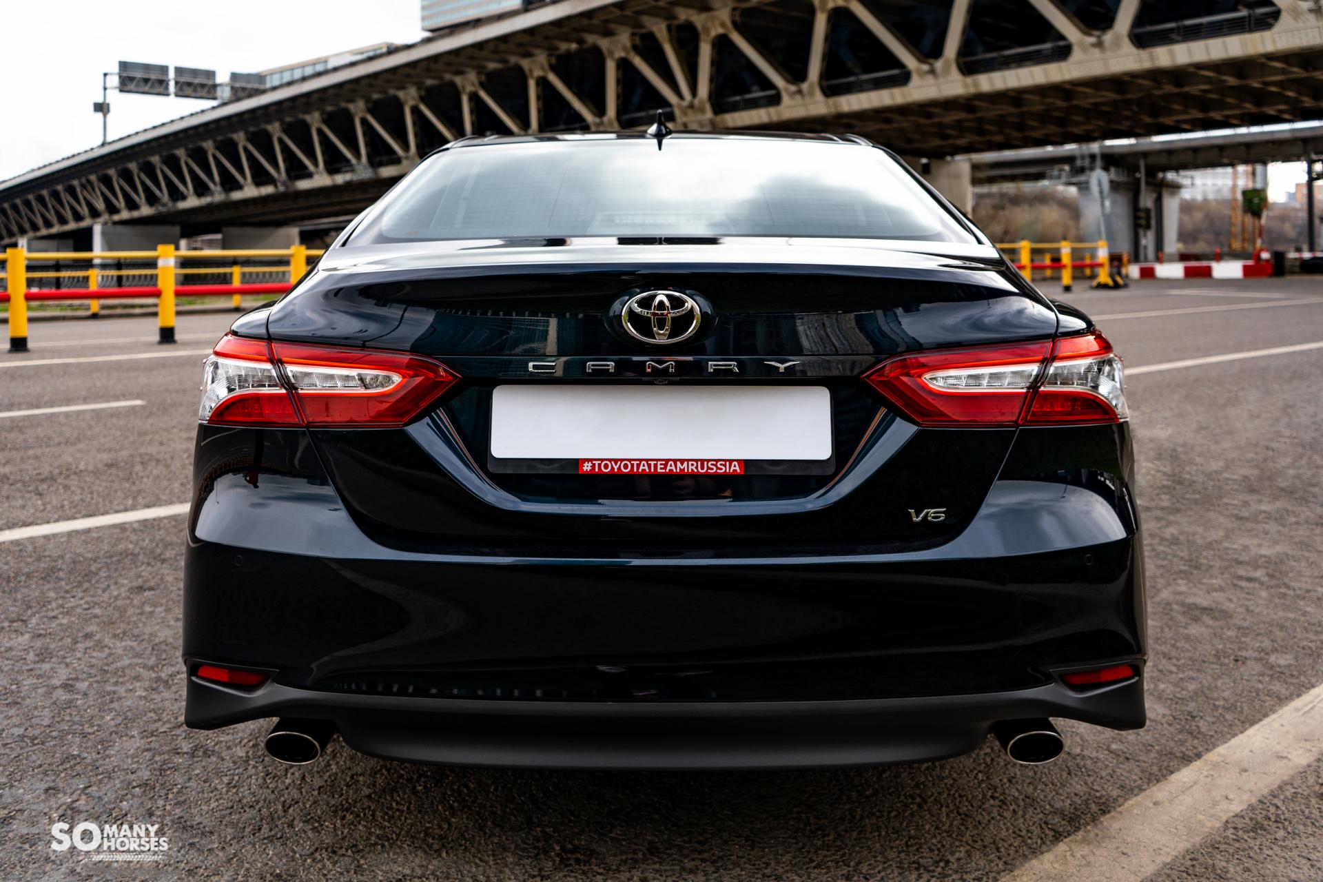 Тест-драйв Toyota Camry XV70. Бизнес-класс нового стиля