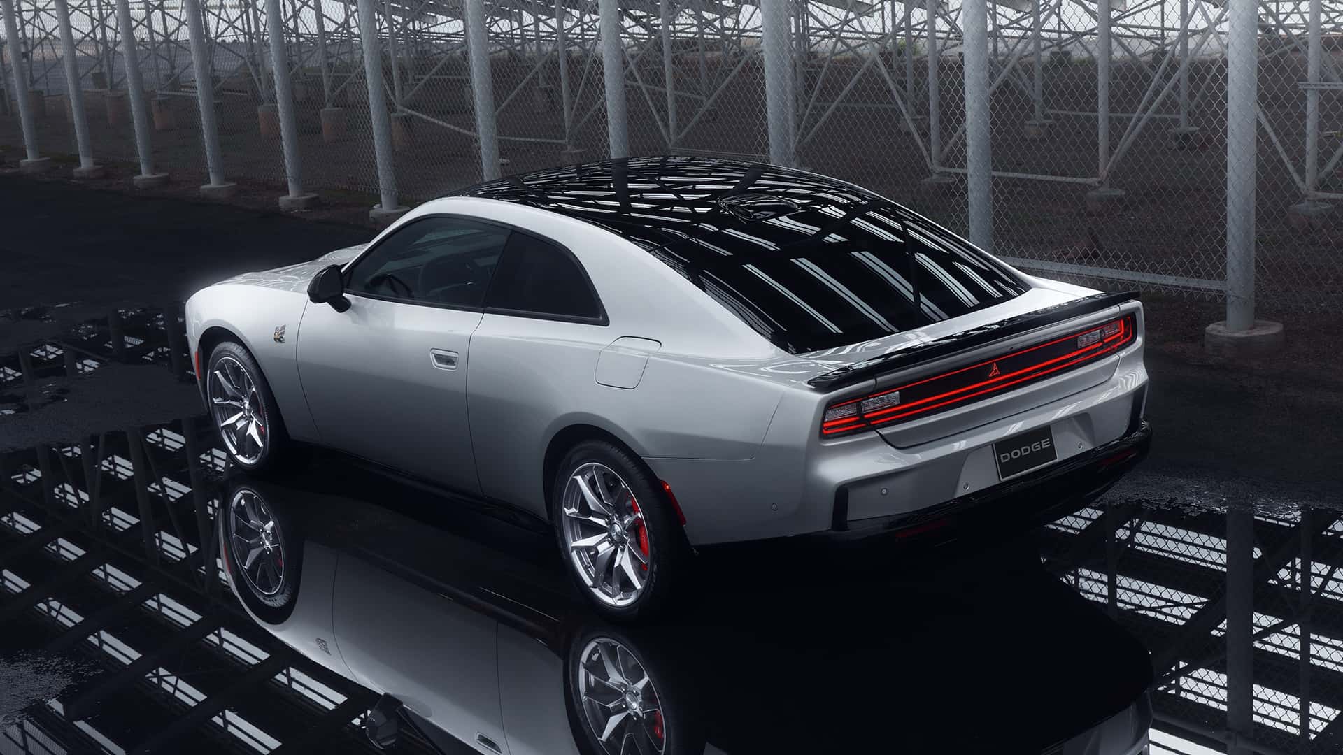 Знаменитый маслкар Dodge Charger стал электромобилем