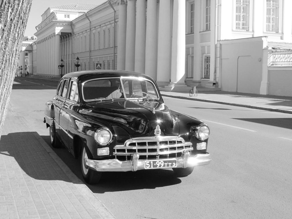 ZIM / GAZ-12 - Soviet luxury sedan, conditionally available to everyone