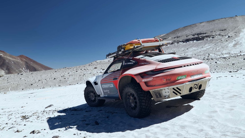 porsche-911-sets-altitude-world-record-4