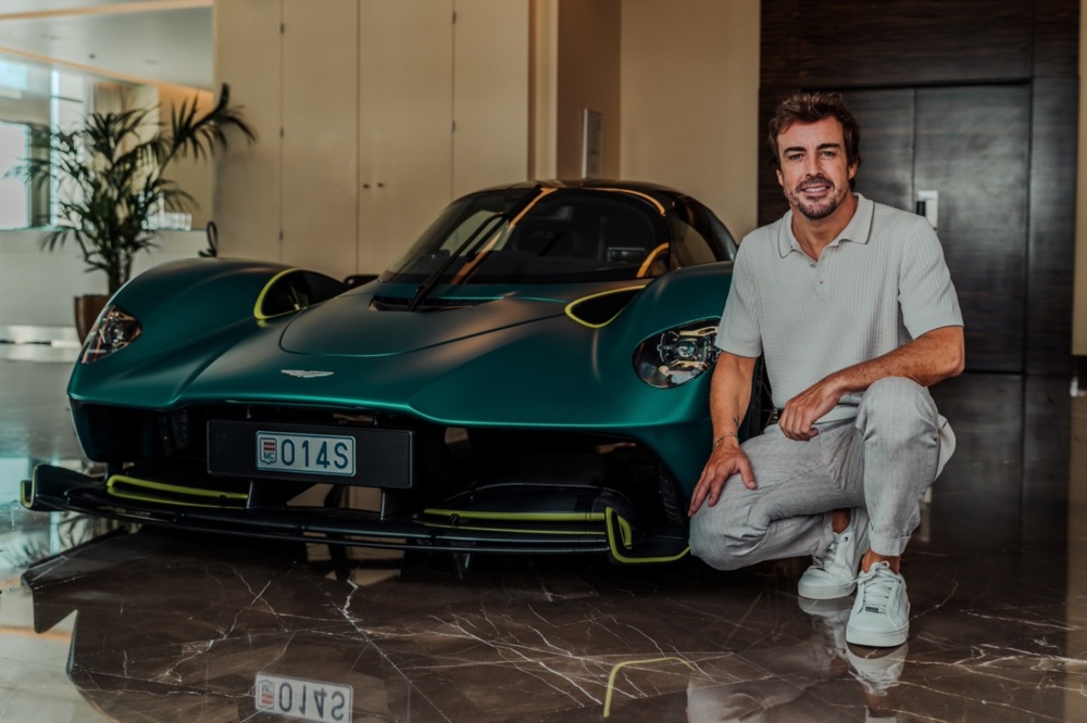 Aston Martin Valkyrie_Fernando Alonso_01 — крупный размер