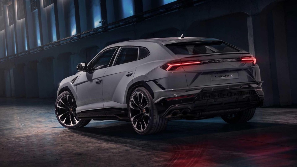 olzjqvkx_6335e08e289fc_lamborghini-urus-s-2.jpg