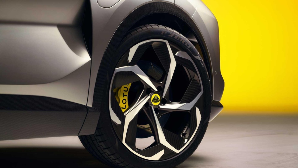 shpgvudj_62440eaa0da18_lotus-eletre-wheel.jpg