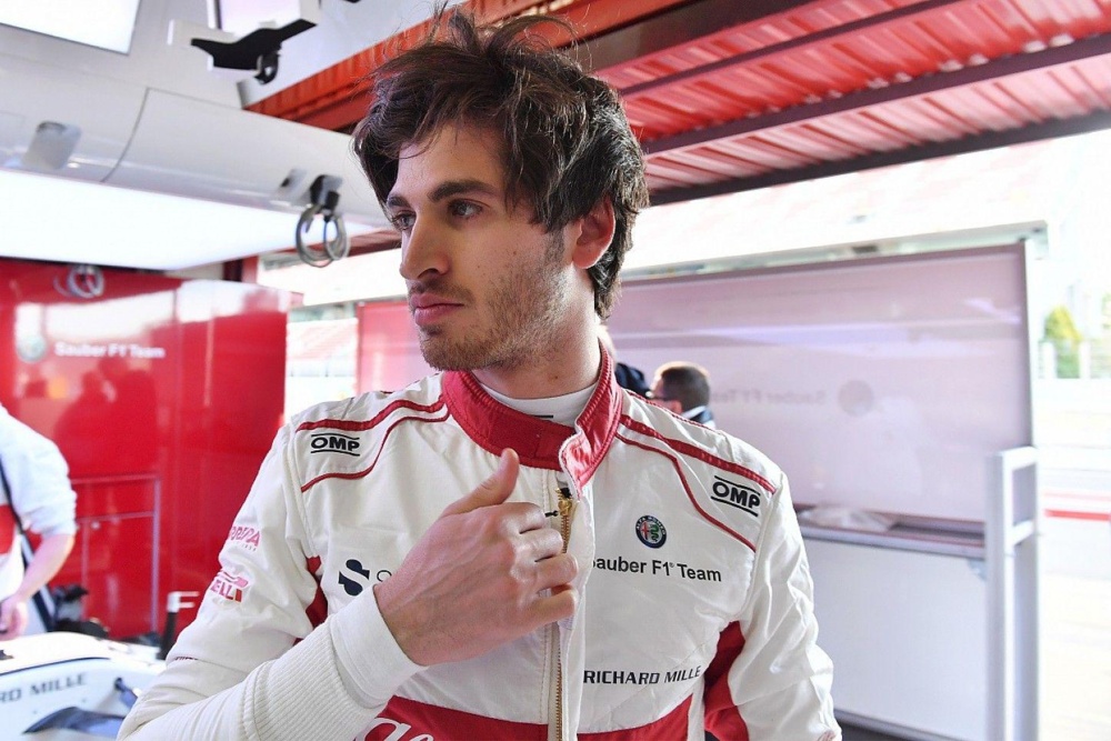 bumfjkax_5c0264e2a9cc0_antonio-giovinazzi.jpg