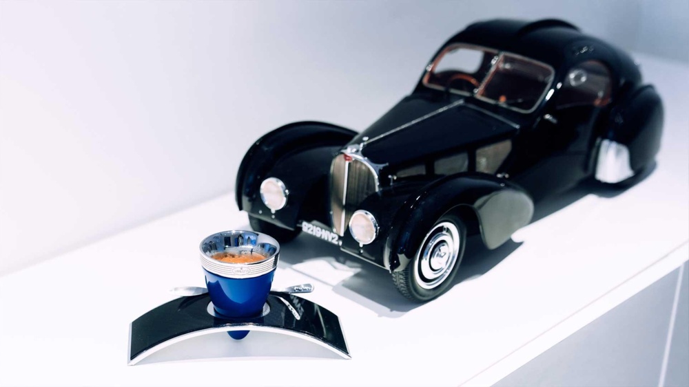 fbxuwrid_62cfe29dd0596_koffie-bugatti-dealer-londen-4.jpg