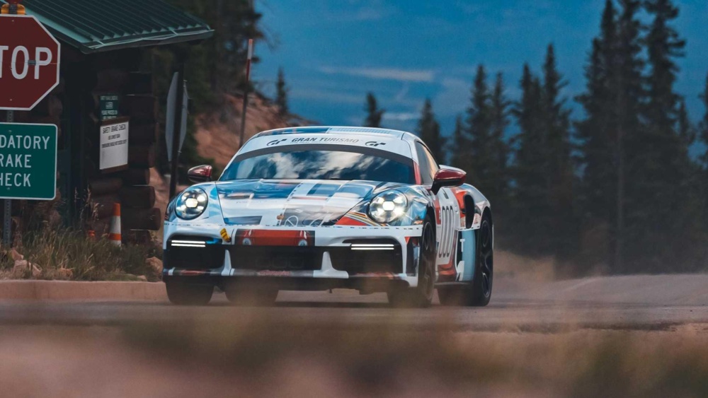 filquocp_63491613237a7_porsche-911-turbo-s-pikes-peak-production-car-record-3.jpg