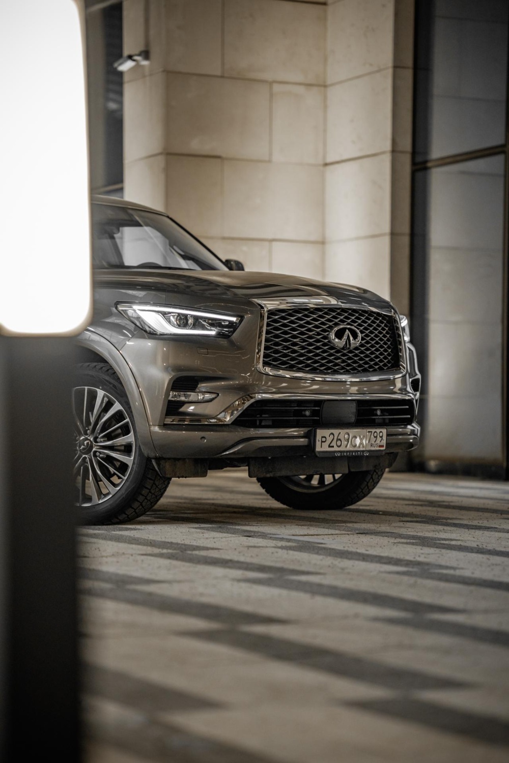 zshjbuyq_5fe071e74bf35_infiniti-qx80_foto32.jpg
