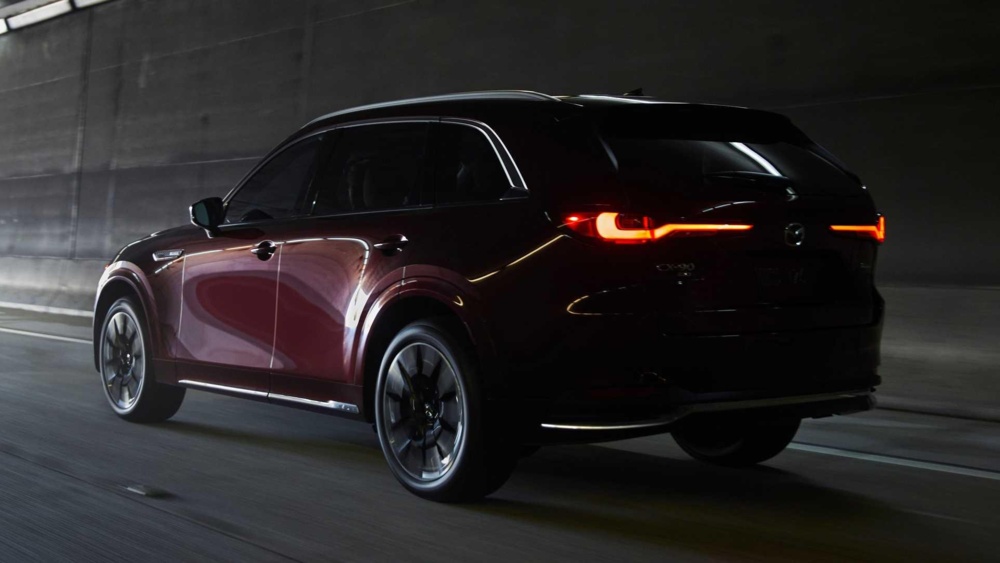 nkilhzpg_63da18a676682_2024-mazda-cx-90-rear-view.jpg