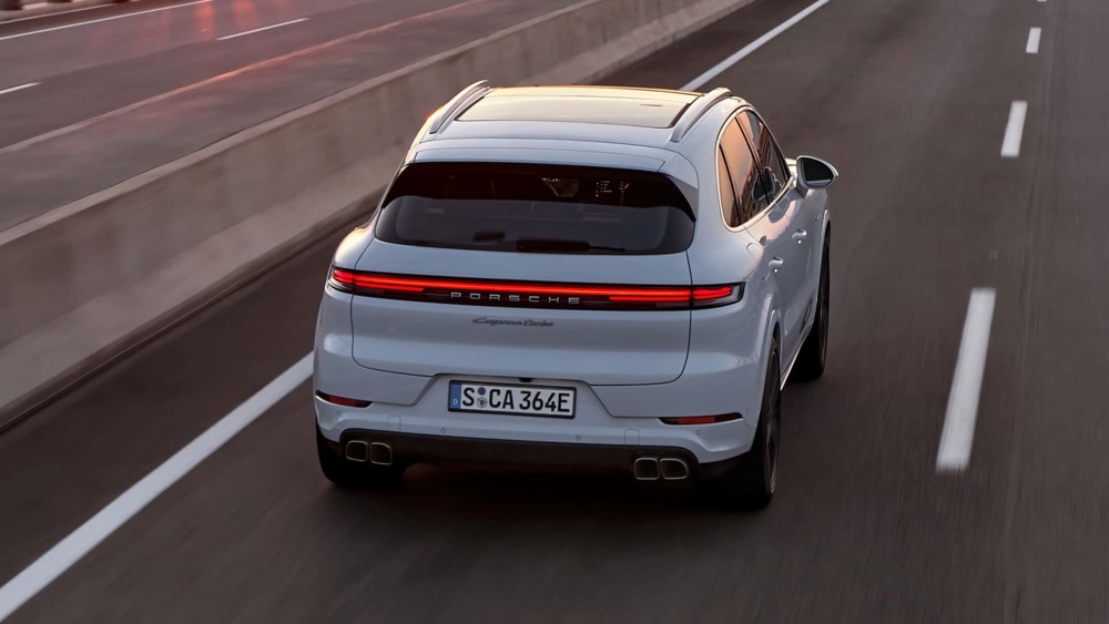2024-porsche-cayenne-turbo-e-hybrid-rear