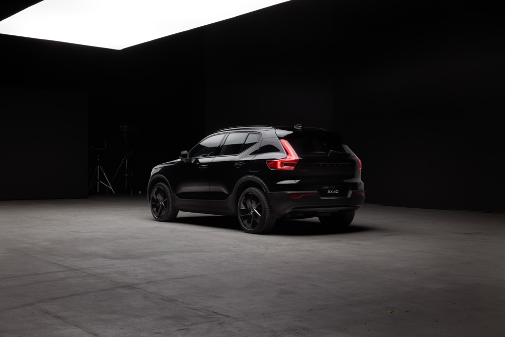 324087_Volvo_EX40_Black_Edition