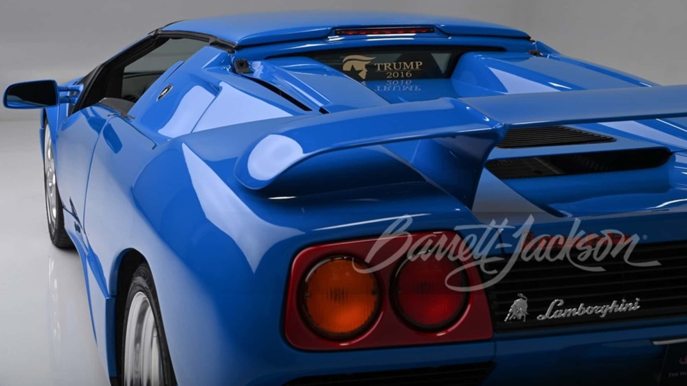 donald-trump-s-lamborghini-diablo-vt-roadster-rear-quarter