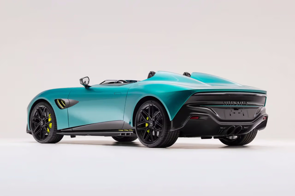 https_hypebeast_com_image_2025_04_18_fernando_alonso_signed_aston (5)