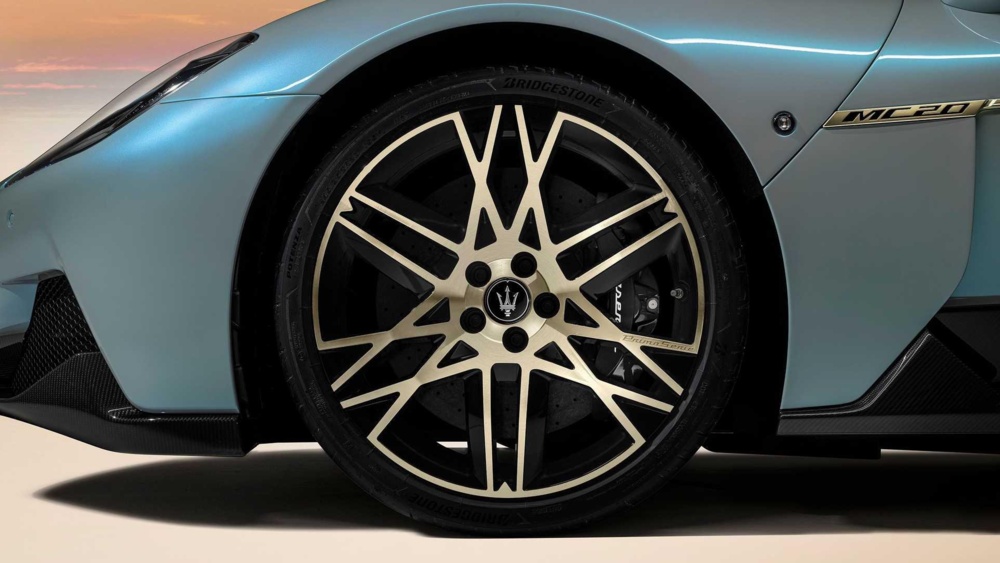 lmusdecr_628f95b9ed9e9_maserati-mc20-cielo-2022-4.jpg