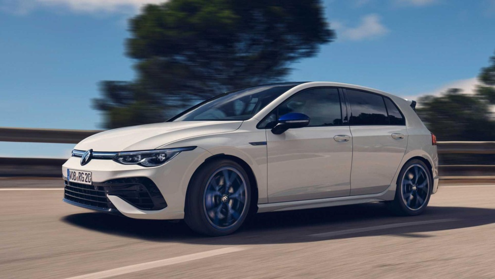 yugmihrq_628e4fb34ed5a_volkswagen-golf-r-20-years-2022.jpg