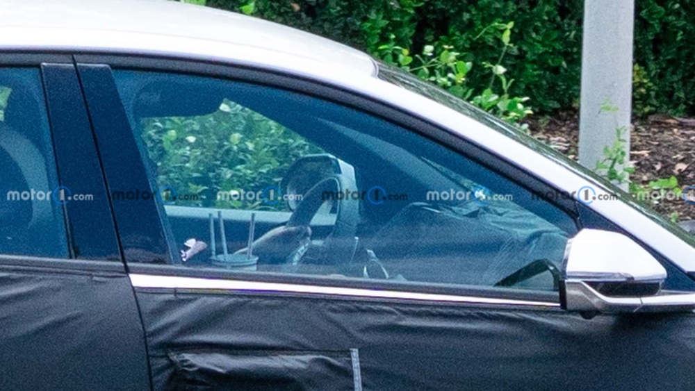 kia-forte-k4-side-view-spy-photo-2