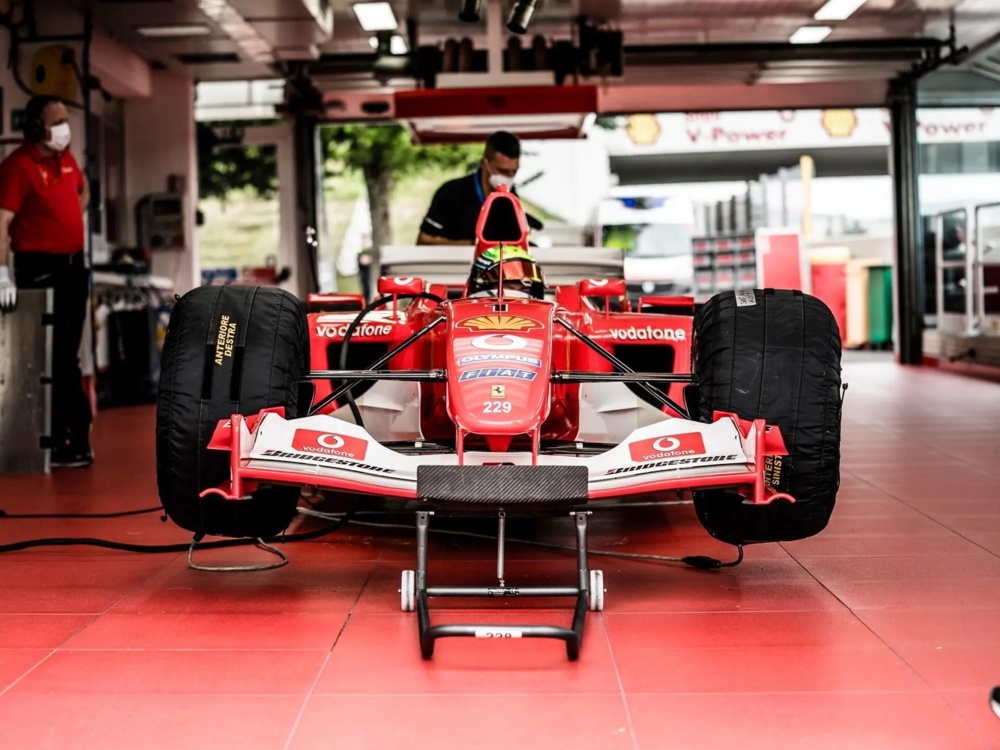 qwfgipom_636d393df400b_1487-million-for-schumacher-s-f2003-ga-ferrari-is-the-auction-world-record-for-f1-cars_2.jpg