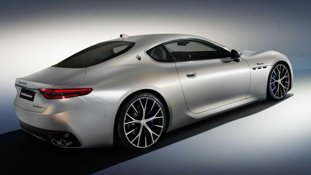 rjmblcyu_633b0baa59b38_maserati-granturismo-modena-rear-3-4.jpg