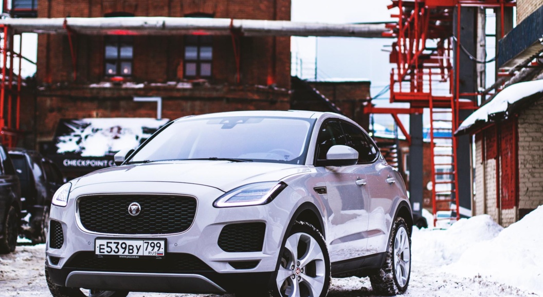 Тест-драйв Jaguar E-Pace: дикая кошка или домашний котенок?