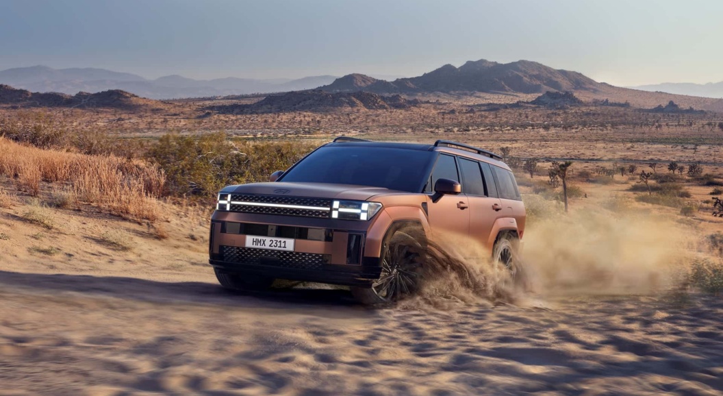 Кроссовер Hyundai Santa Fe нового поколения удивил радикальной сменой внешности