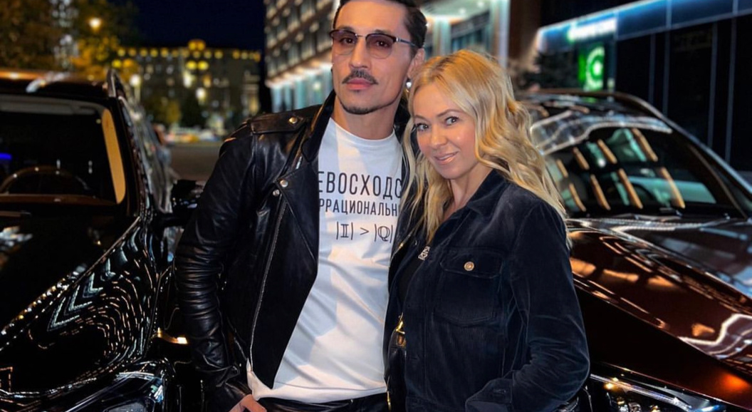 Дима Билан и Яна Рудковская похвастались одинаковыми машинами