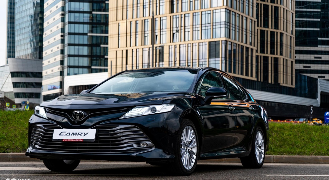 Тест-драйв Toyota Camry XV70. Бизнес-класс нового стиля