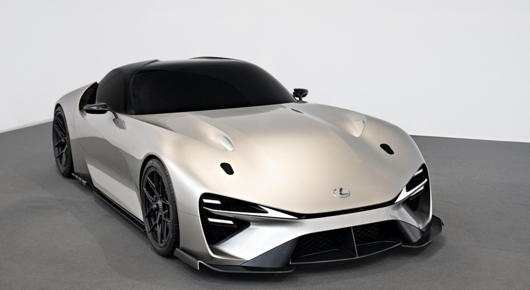 Lexus разработает механическую коробку передач для электромобилей