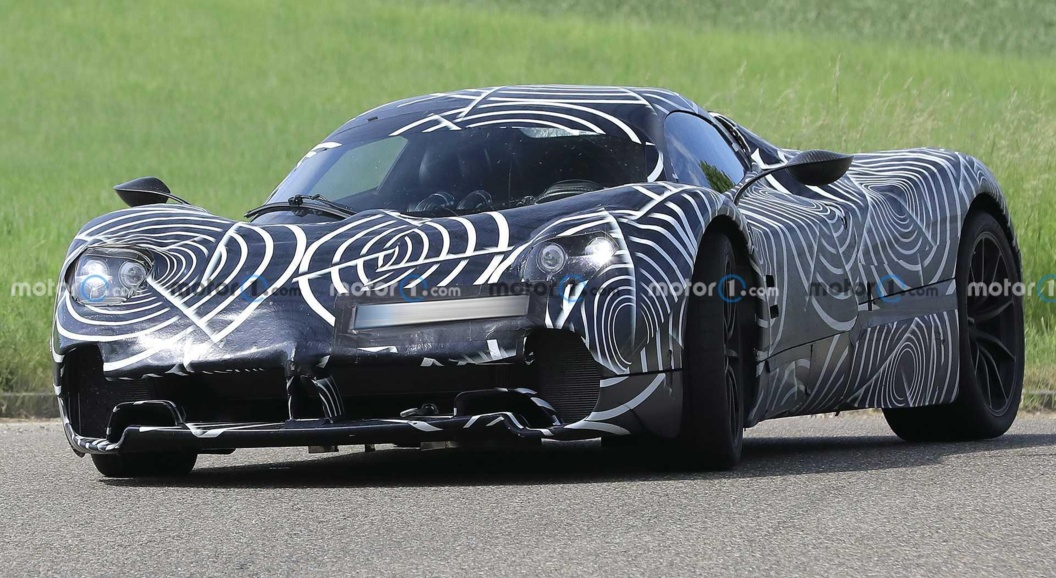 Появились первые &laquo;живые&raquo; фото нового гиперкара Pagani C10