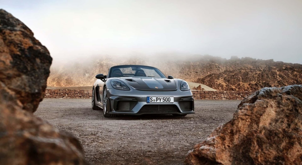 Новый Porsche 718 Spyder RS стал последним родстером с ДВС