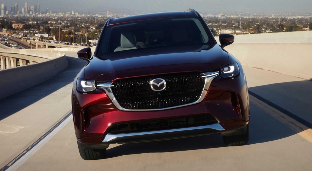 Новый гибридный кроссовер Mazda CX-90 стал самым большим и мощным в истории бренда