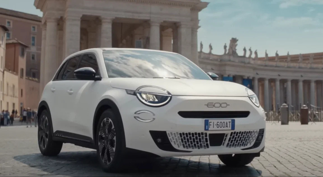 Fiat раскрыл свой новый 600e на официальном видео
