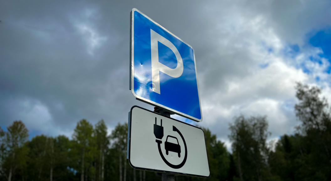 В России предложили оборудовать все парковки обязательными местами для электрокаров