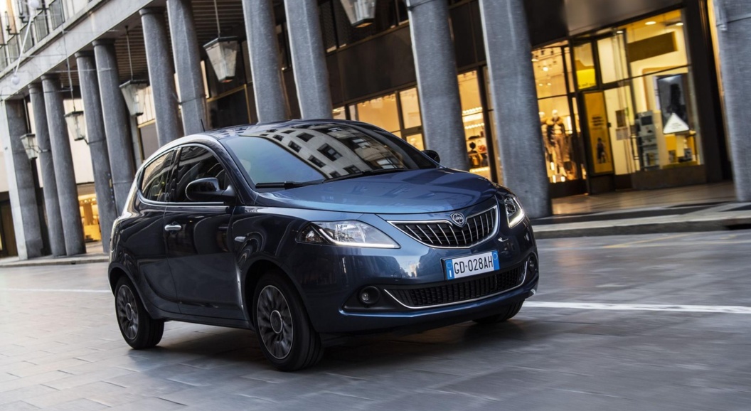 Итальянская Lancia намерена стать конкурентом Mercedes-Benz
