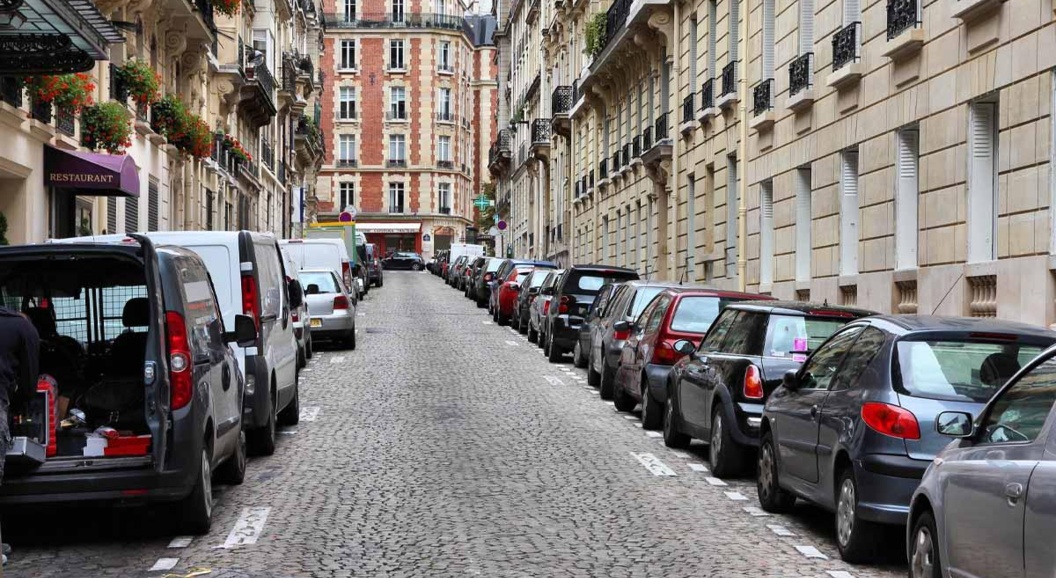 Власти одного из французских городов готовы платить водителям за отказ от поездок