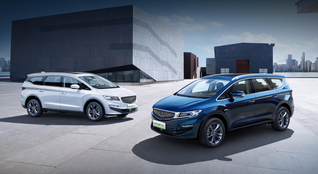 Появились первые изображения рестайлингового минивэна Geely Jiaji