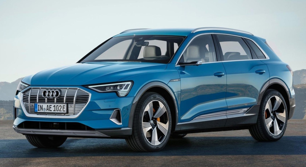 Audi заинтриговал снимками неизвестной новинки