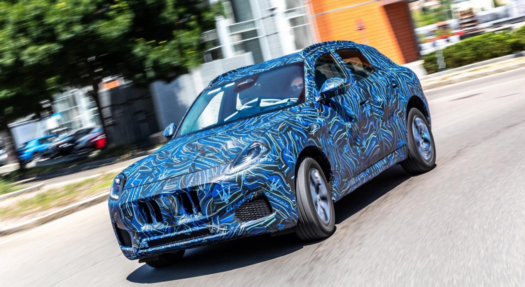 Появились &laquo;шпионские&raquo; фото, раскрывающие дизайн салона кроссовера Maserati Grecale