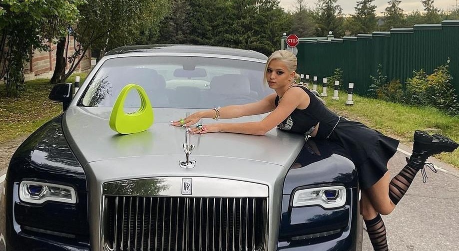 Юля Гаврилина похвасталась обновлённым Rolls-Royce Ghost