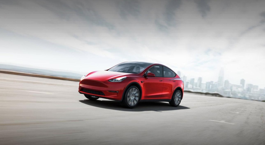 В Китае Tesla вышла из строя и протаранила всё на своём пути