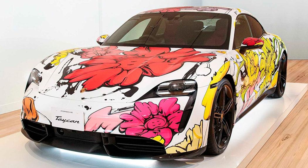 Художник превратил электрокар Porsche Taycan в арт-объект