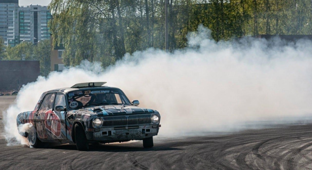 В полиции предложили построить площадку для нелегальных гонщиков