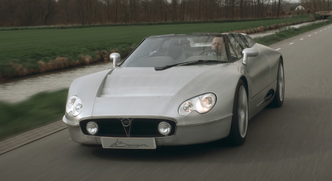 Один из создателей Spyker выпустил новый суперкар в ретро-дизайне