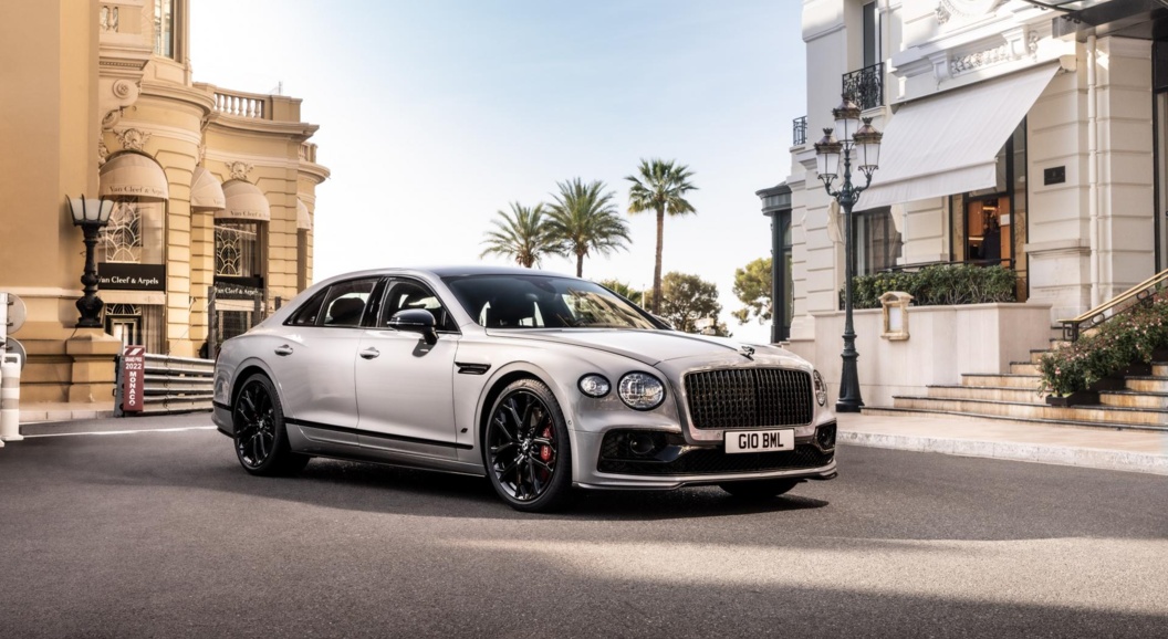 Спортивный седан Bentley Flying Spur S стал гибридным