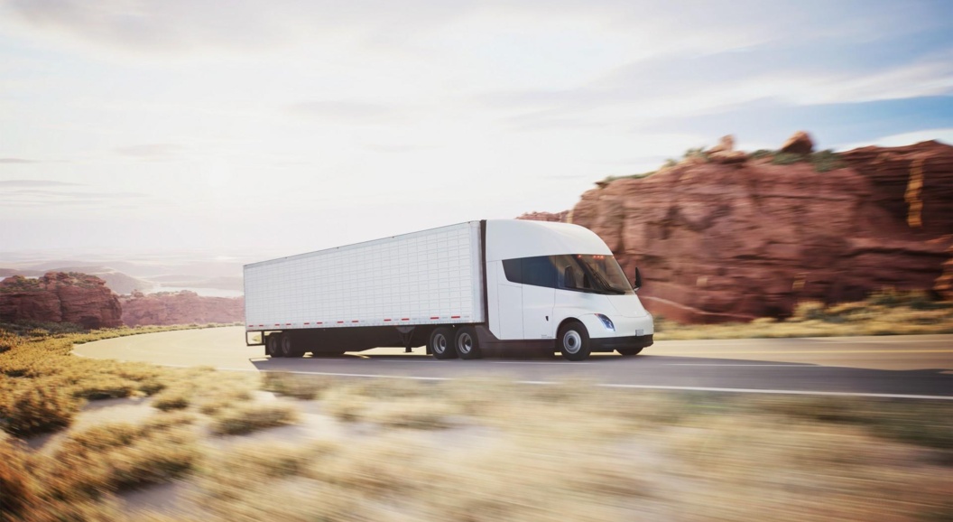 Tesla показала серийный грузовик Semi Truck, который ещё не выпущен