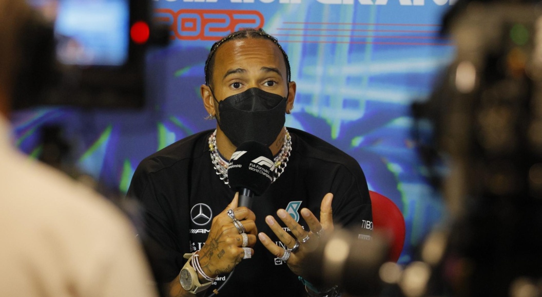 &laquo;Хэмилтон смог добиться своего?&raquo; FIA разрешила гонщикам носить пирсинг