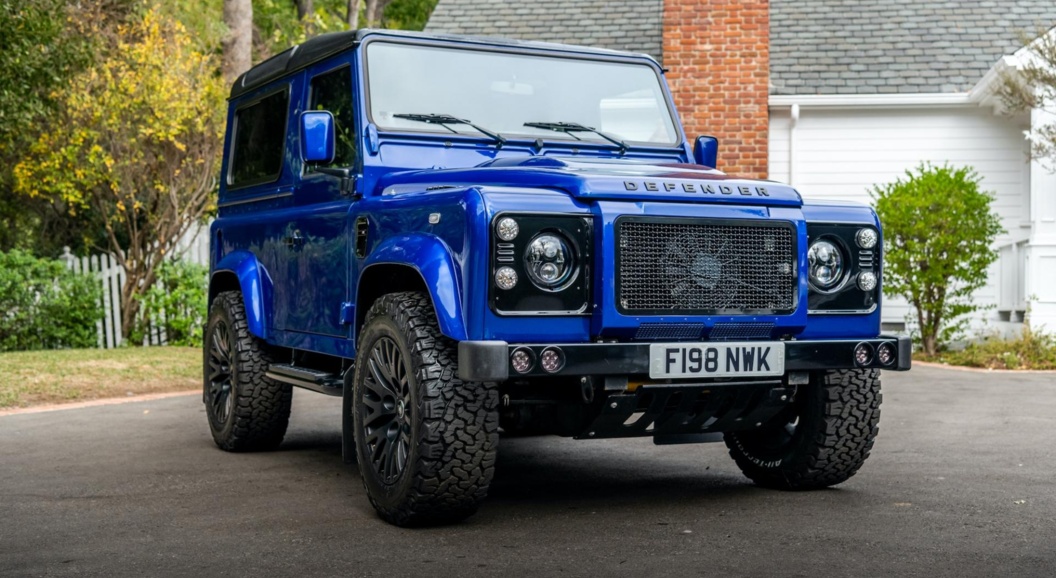 С молотка ушёл внедорожник Land Rover Defender Дженсона Баттона