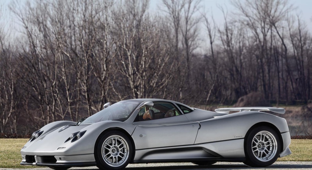 Гиперкар Pagani C10 засняли во время тестов