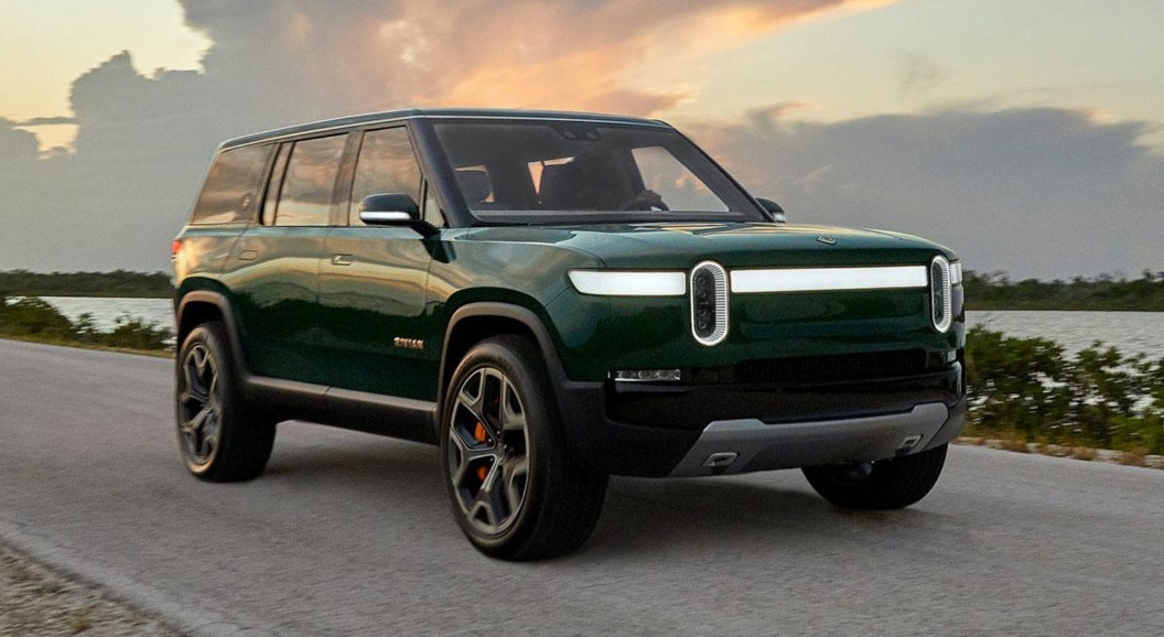 Владелец электрокара Rivian ждал его три года, но тот сломался на второй день эксплуатации