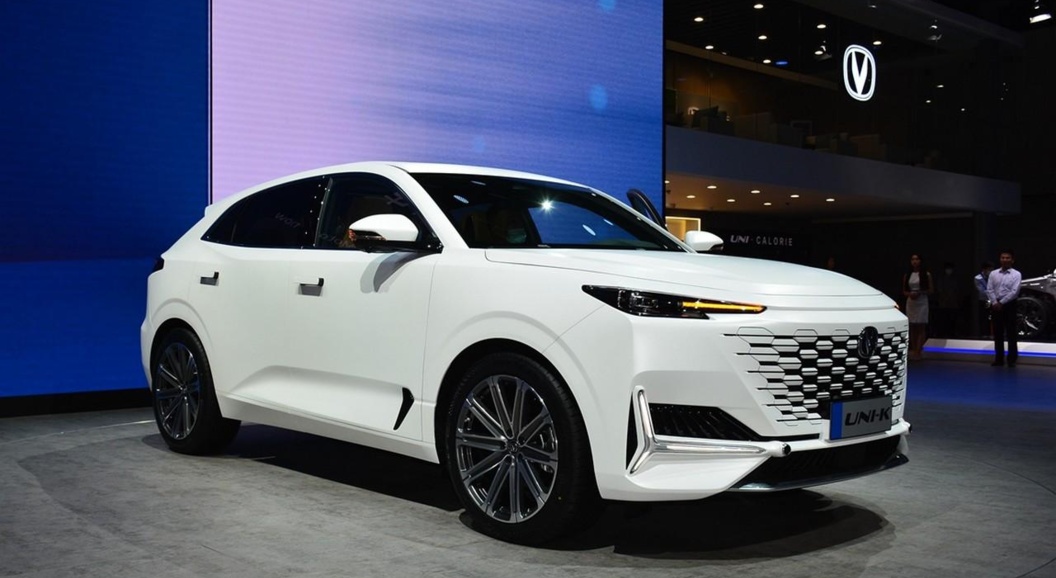 Changan выпустит кроссовер с фонарём в стиле &laquo;Формулы-1&raquo;