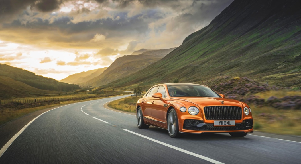 Седан Bentley Flying Spur Speed получил самую мощную версию мотора W12